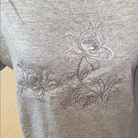 NWT fossil Gray flower t-shirt - Picture 2 of 6